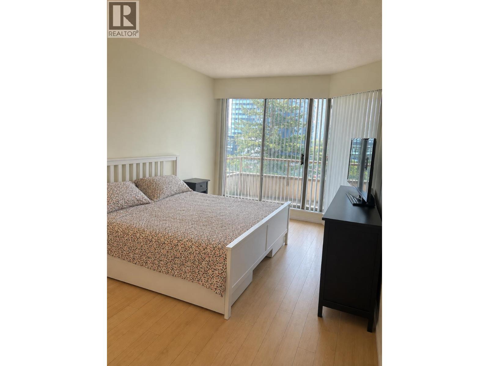 805 5885 OLIVE AVENUE