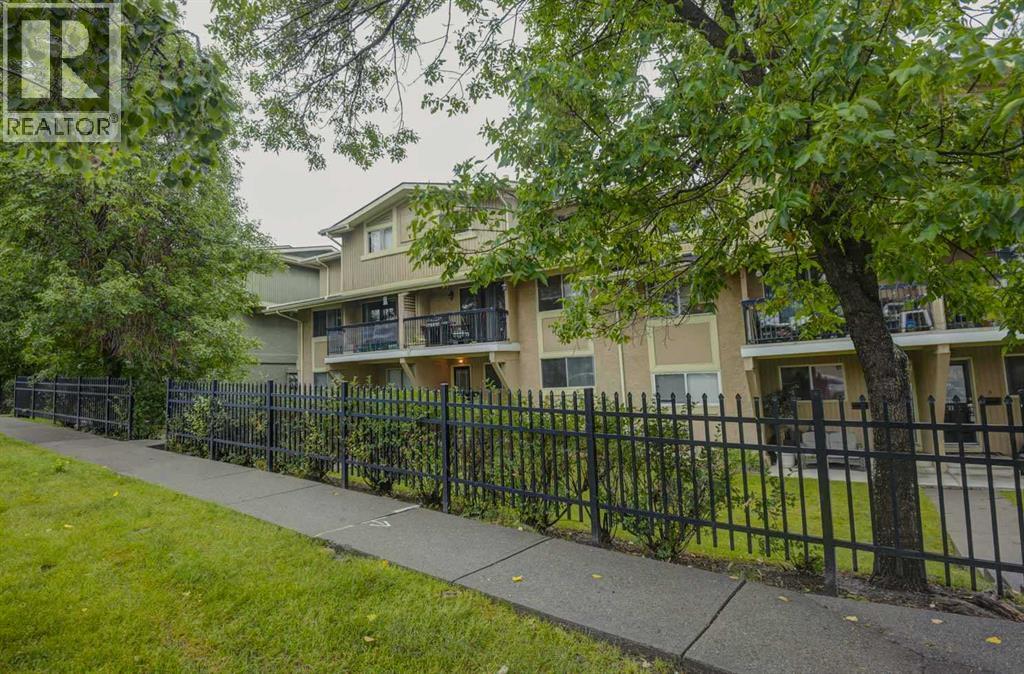 1106, 2200 Woodview Drive SW