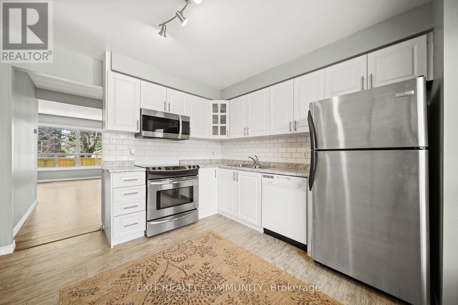 32 - 595 THIRD STREET - Photo 3