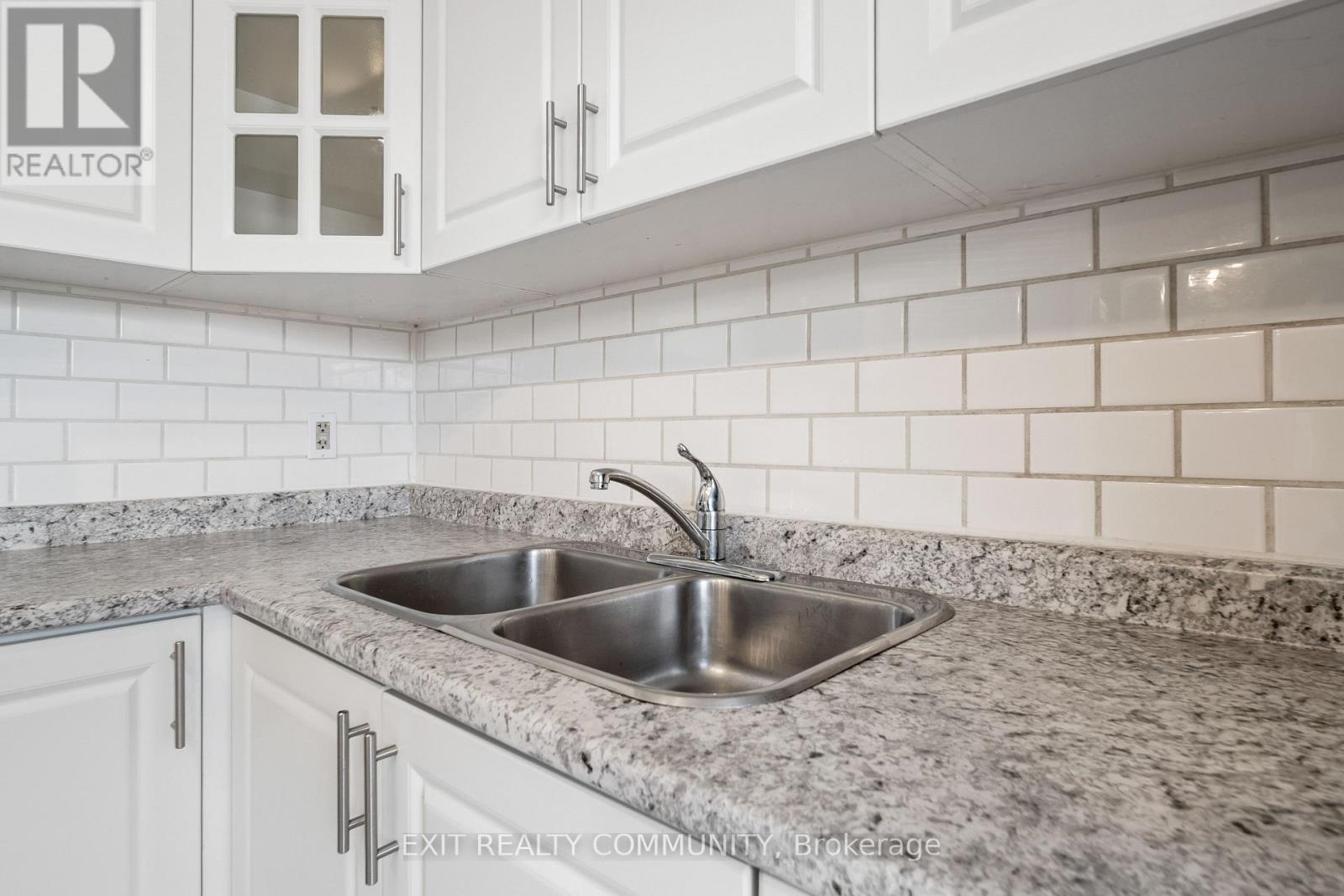 32 - 595 THIRD STREET - Photo 4