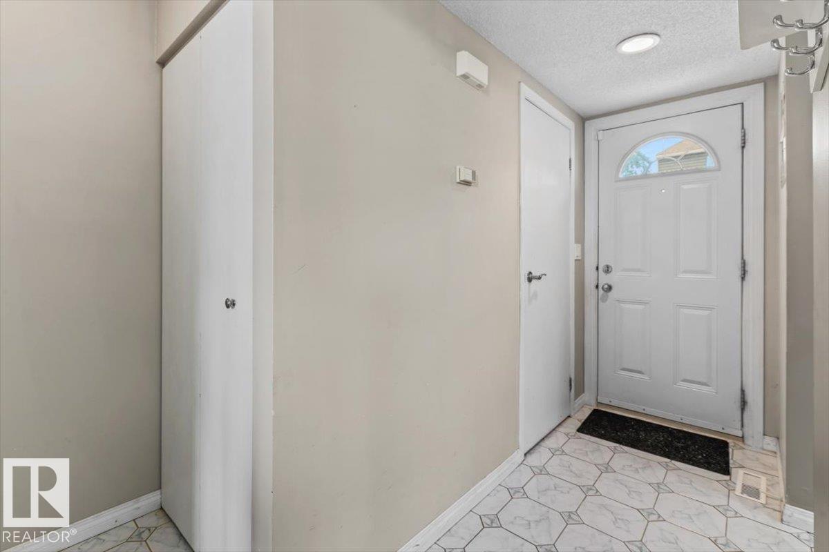 5512 19A AV NW