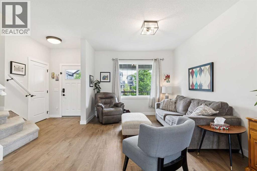 198 Legacy Reach Crescent SE