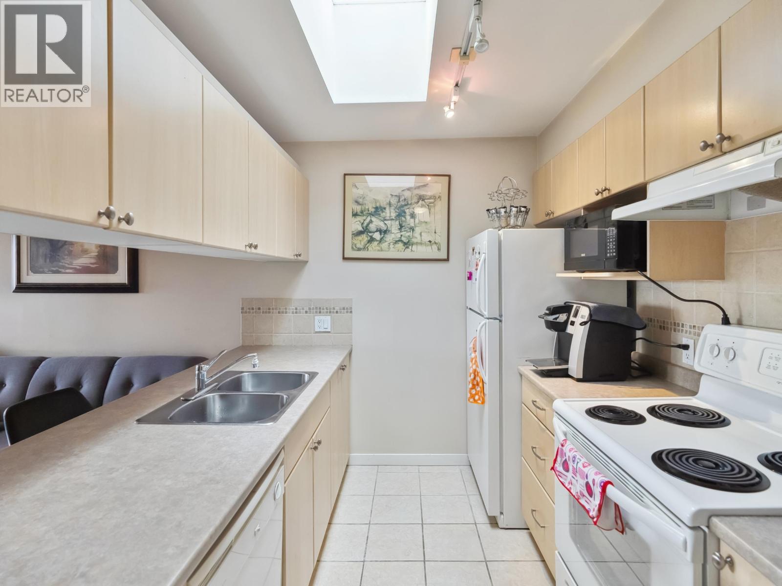 416 2891 E HASTINGS STREET