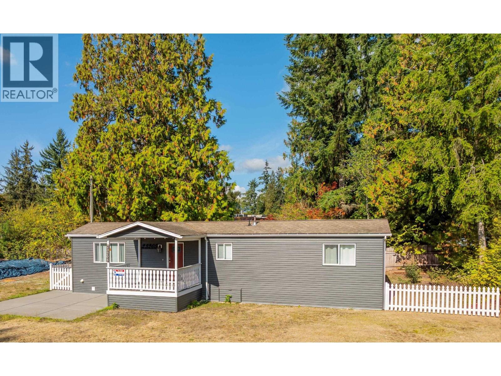 5 23205 CALVIN CRESCENT
