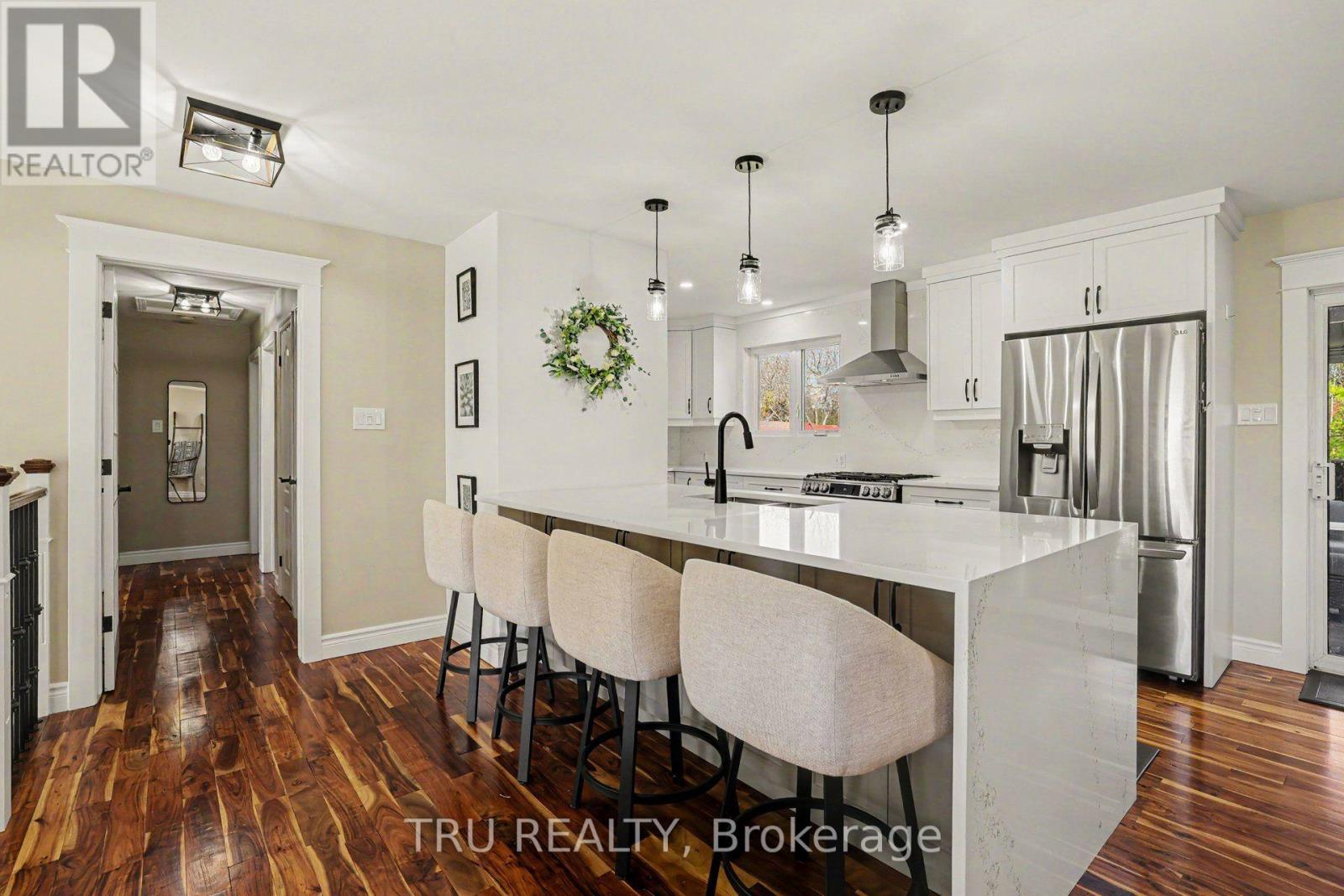 6 OXFORD HEIGHTS DRIVE