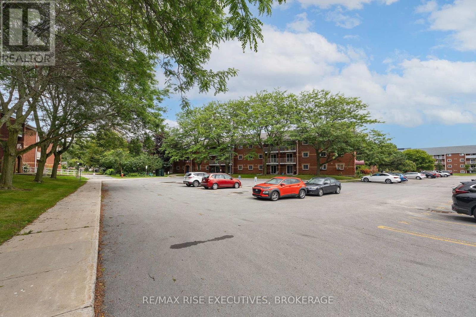 305 - 561 ARMSTRONG ROAD
