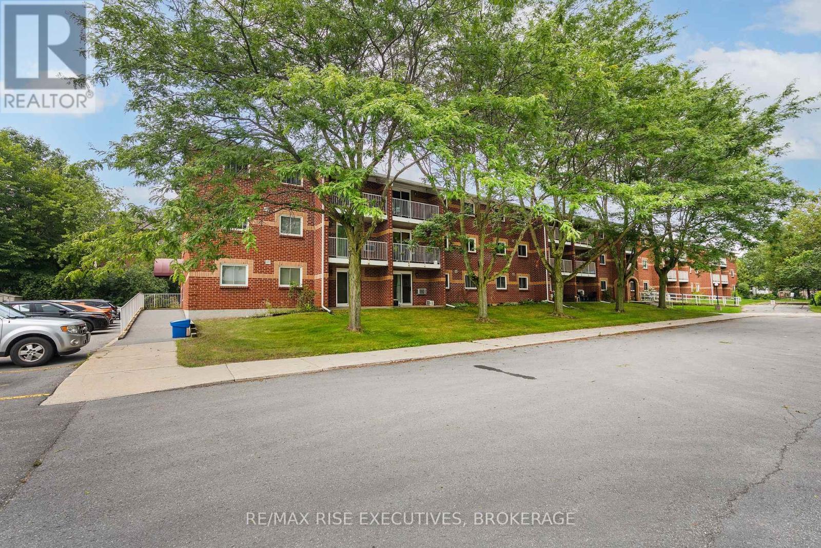 305 - 561 ARMSTRONG ROAD