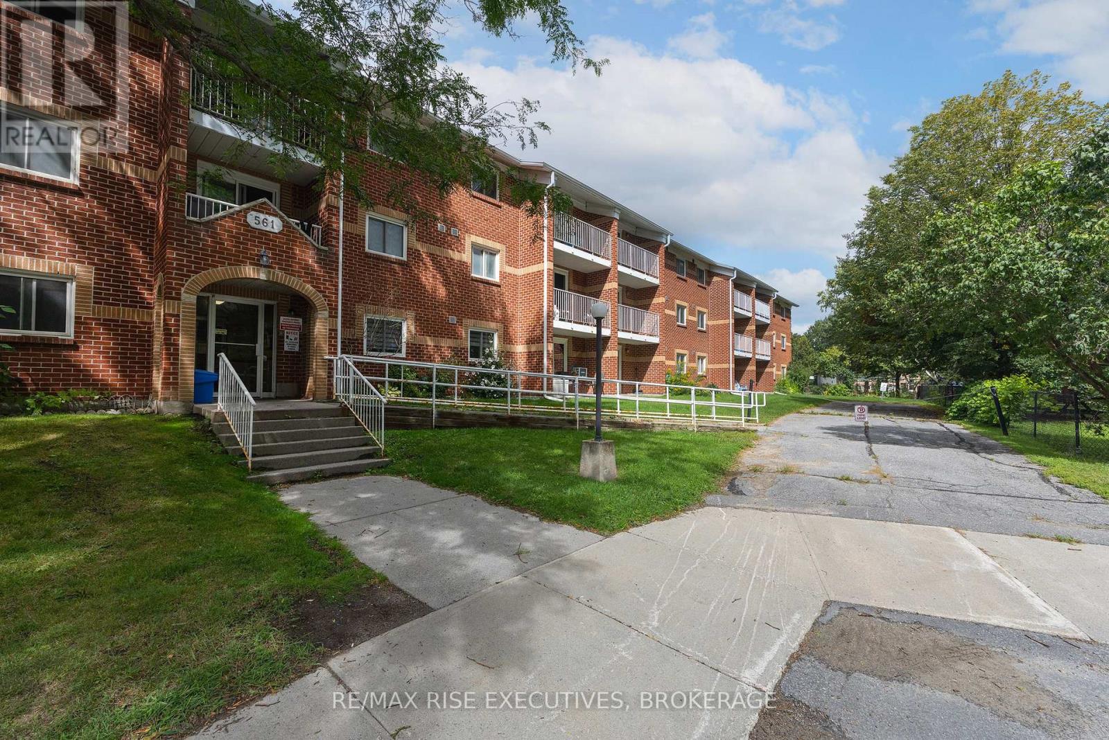 305 - 561 ARMSTRONG ROAD
