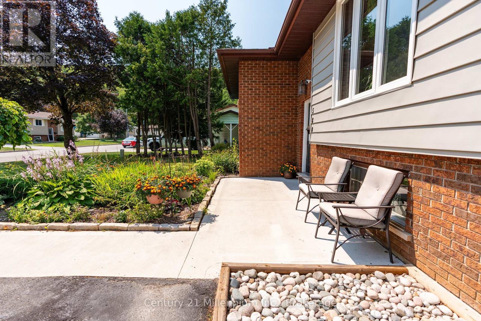 580 2ND A STREET W