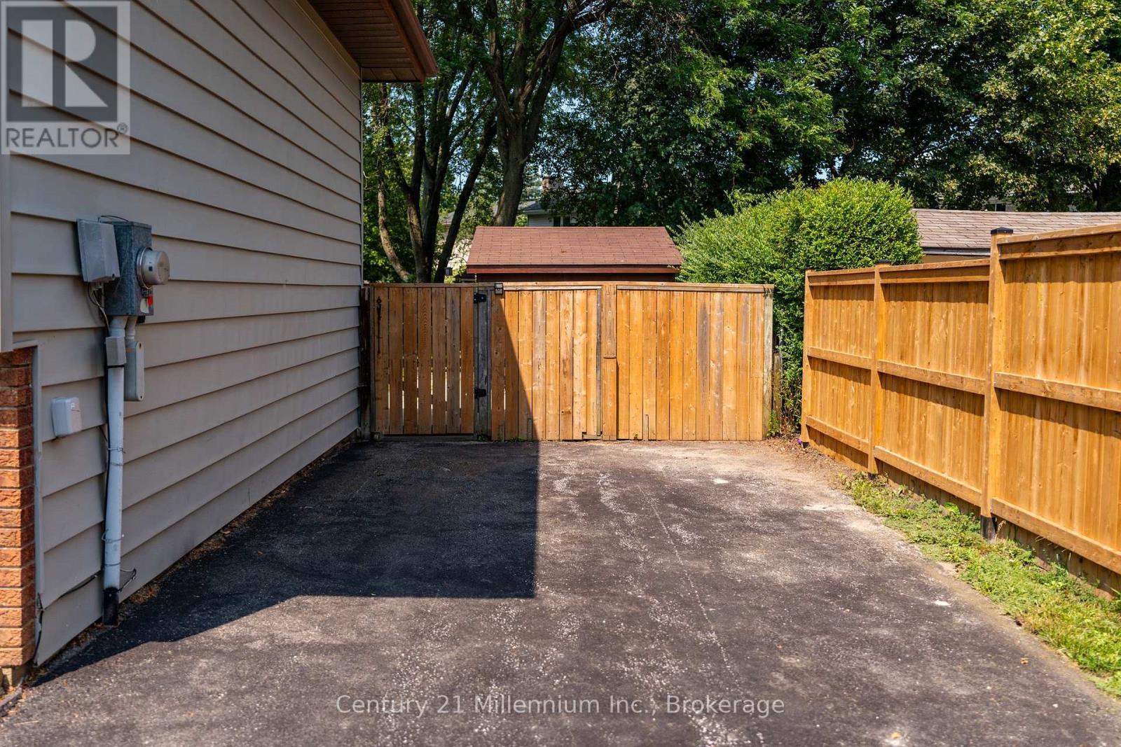 580 2ND A STREET W