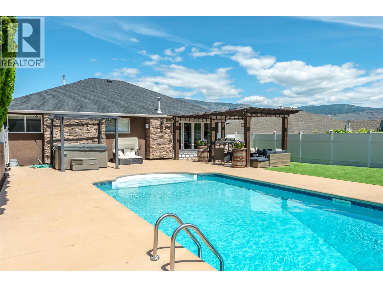 12104 GOLF COURSE Drive