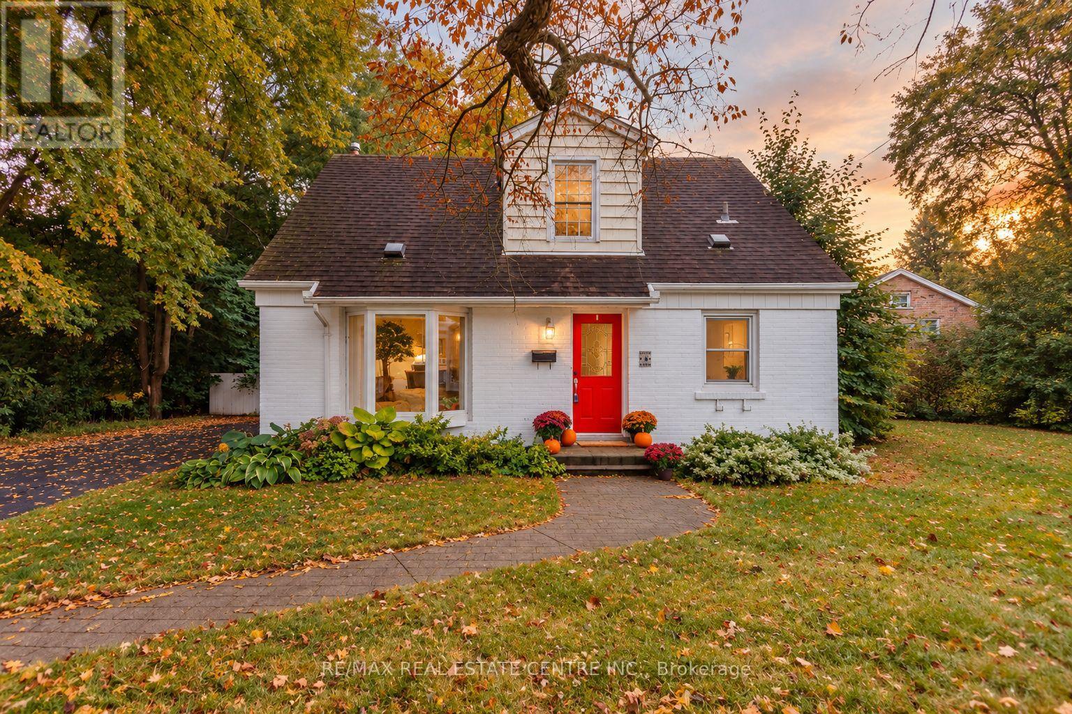 4 LINCOLN CRESCENT