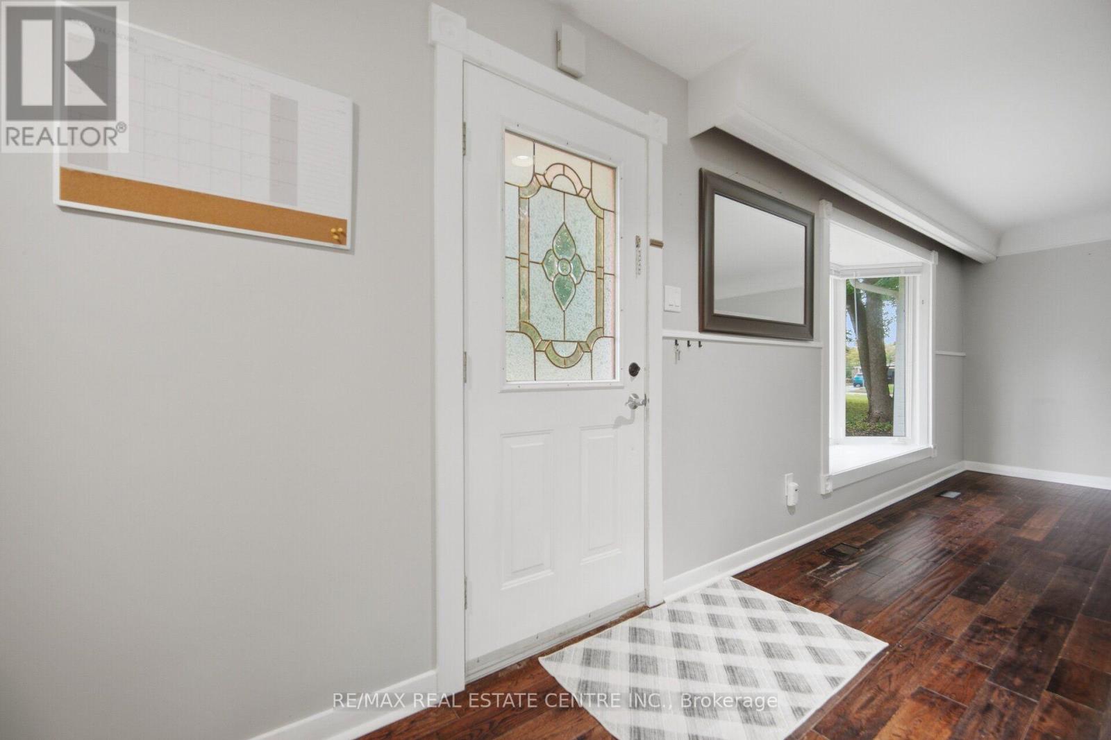 4 LINCOLN CRESCENT