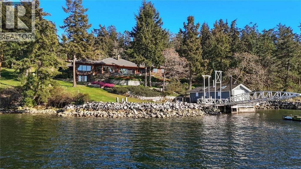 8440 LAWRENCE RD, CENTRAL SAANICH, BC V8M 1S5 - Image 2408845859.jpeg?d=l
