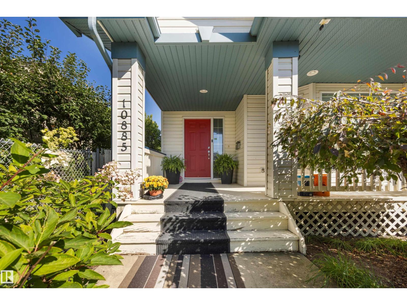 10885 75 ST NW