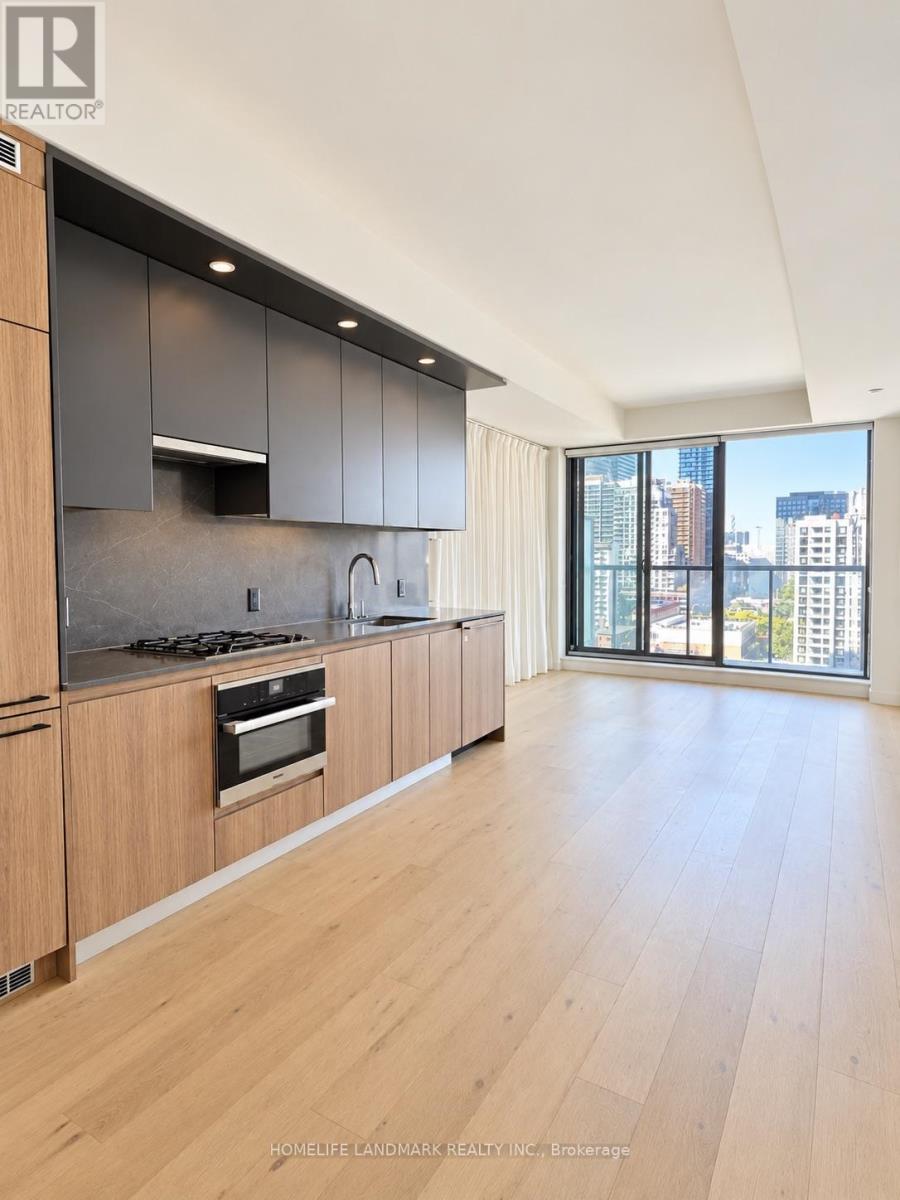 1206 - 81 WELLESLEY STREET