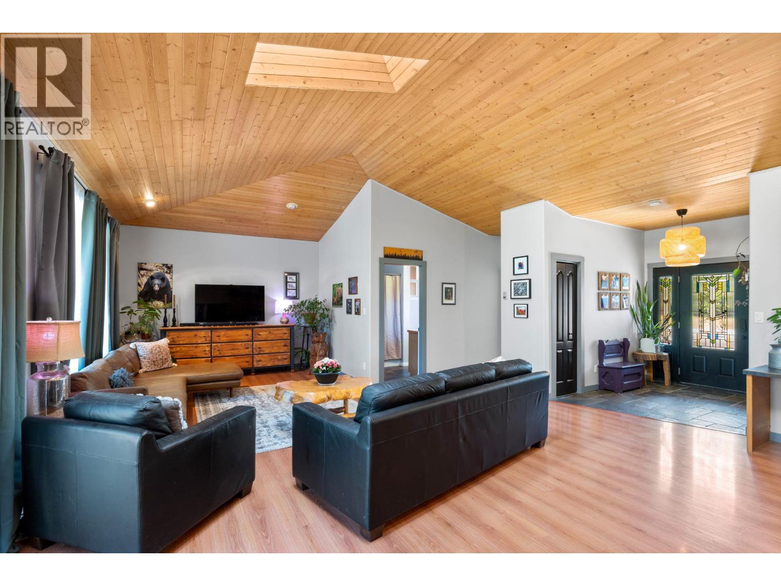559 MCLEAN Road