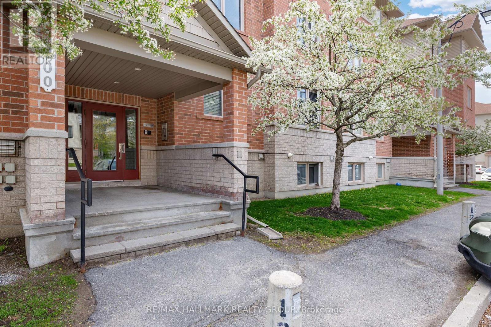 6 - 500 STONEFIELD PRIVATE