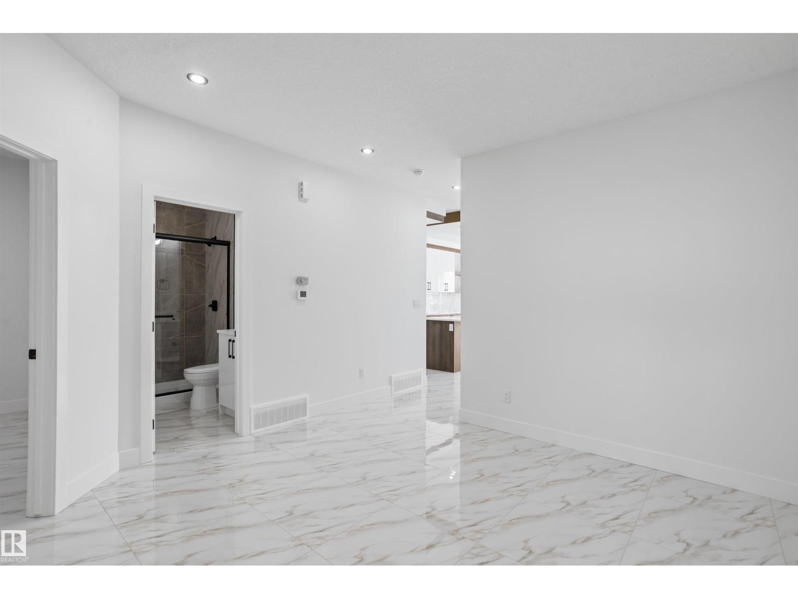 731 158 AV NE