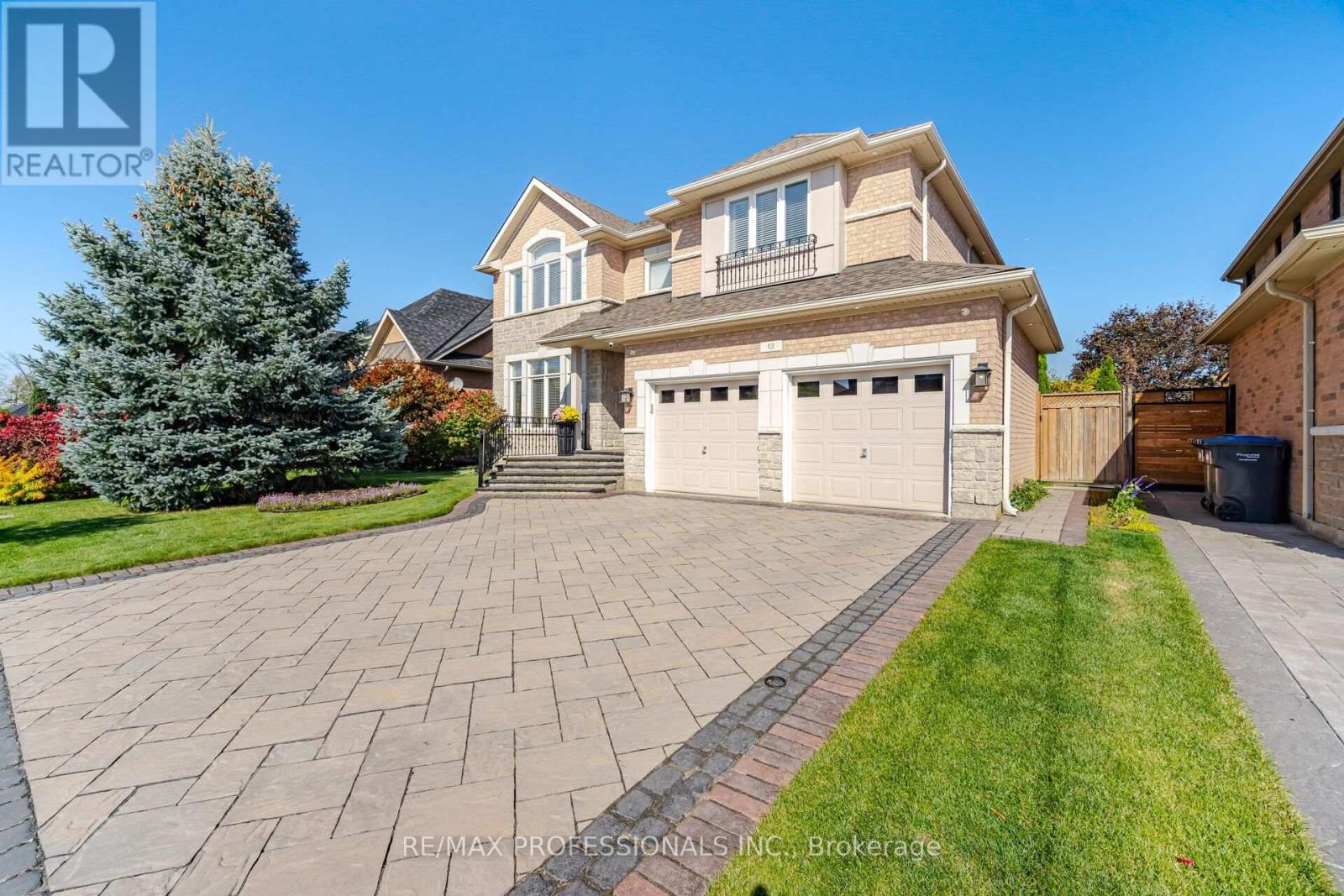 13 DOKKUM CRESCENT