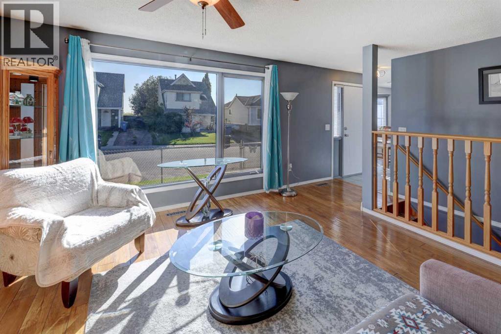 115 Aberfoyle Close NE