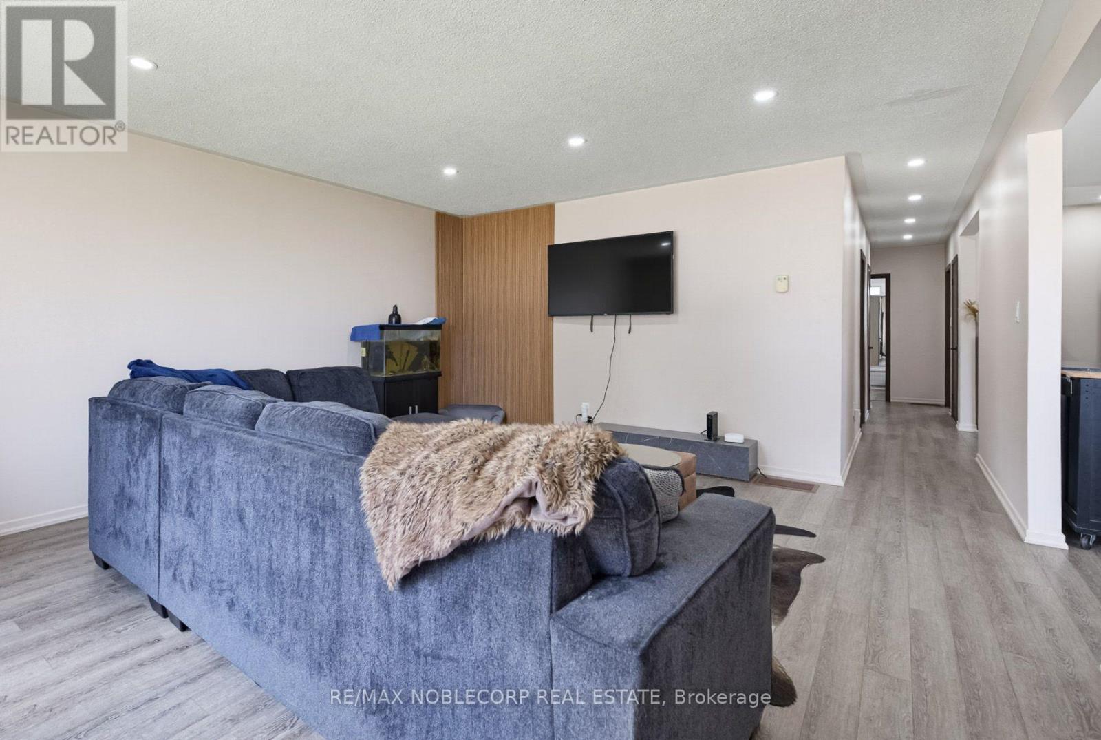 331 VICTORIA STREET W