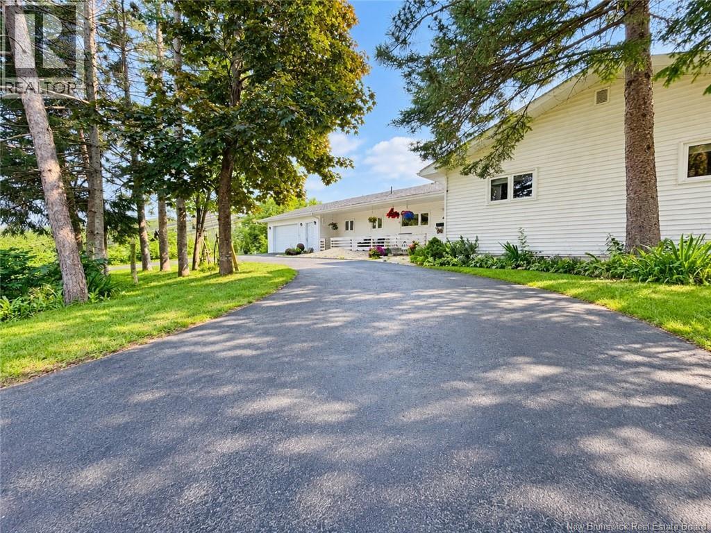 45 Jessiman Boulevard - Photo 4