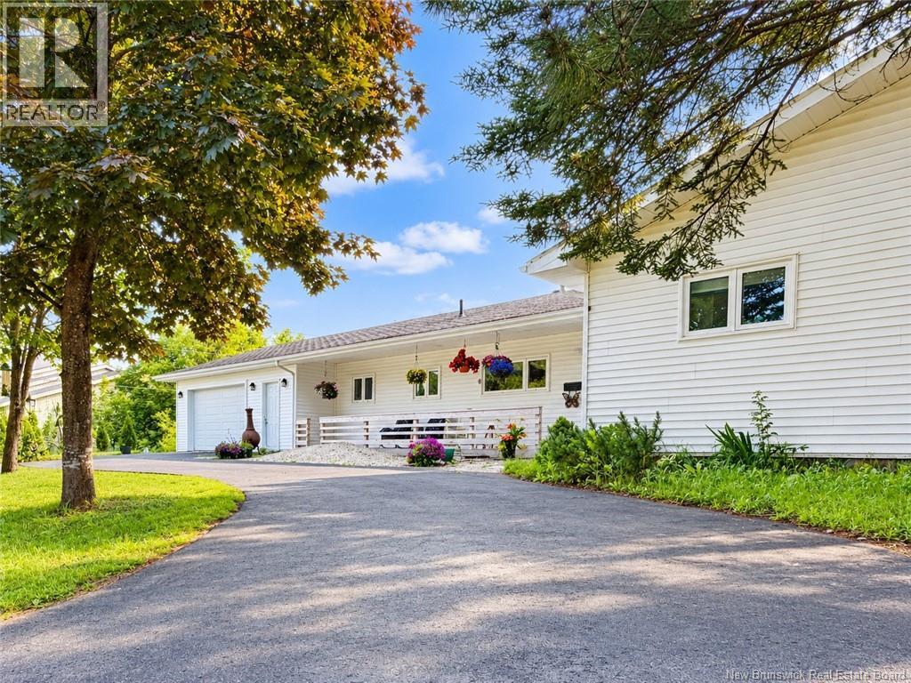 45 Jessiman Boulevard - Photo 2