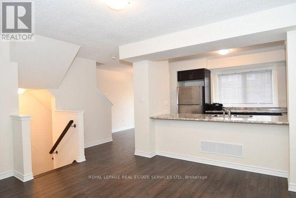 90 Howe Ave, Toronto (Clairlea-Birchmount), ON 2