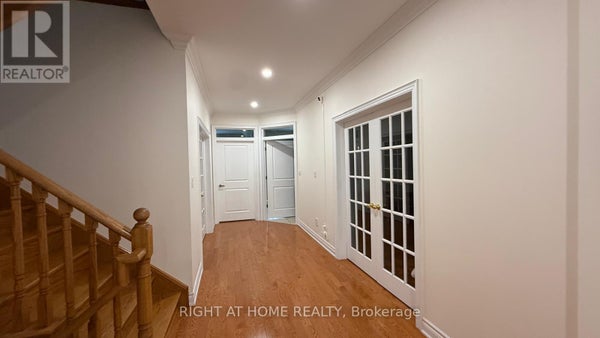 96 Bradgate Dr, Markham (Thornlea), ON 4