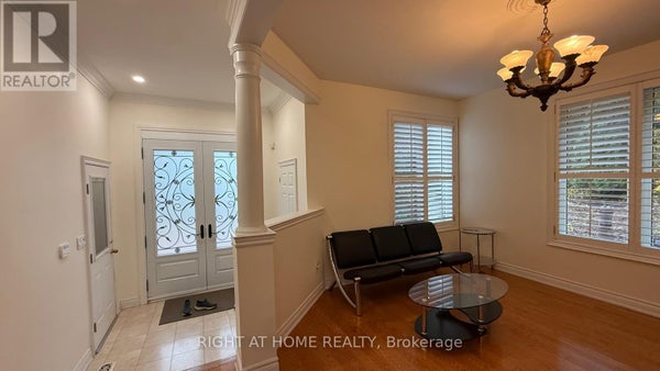 96 Bradgate Dr, Markham (Thornlea), ON 3
