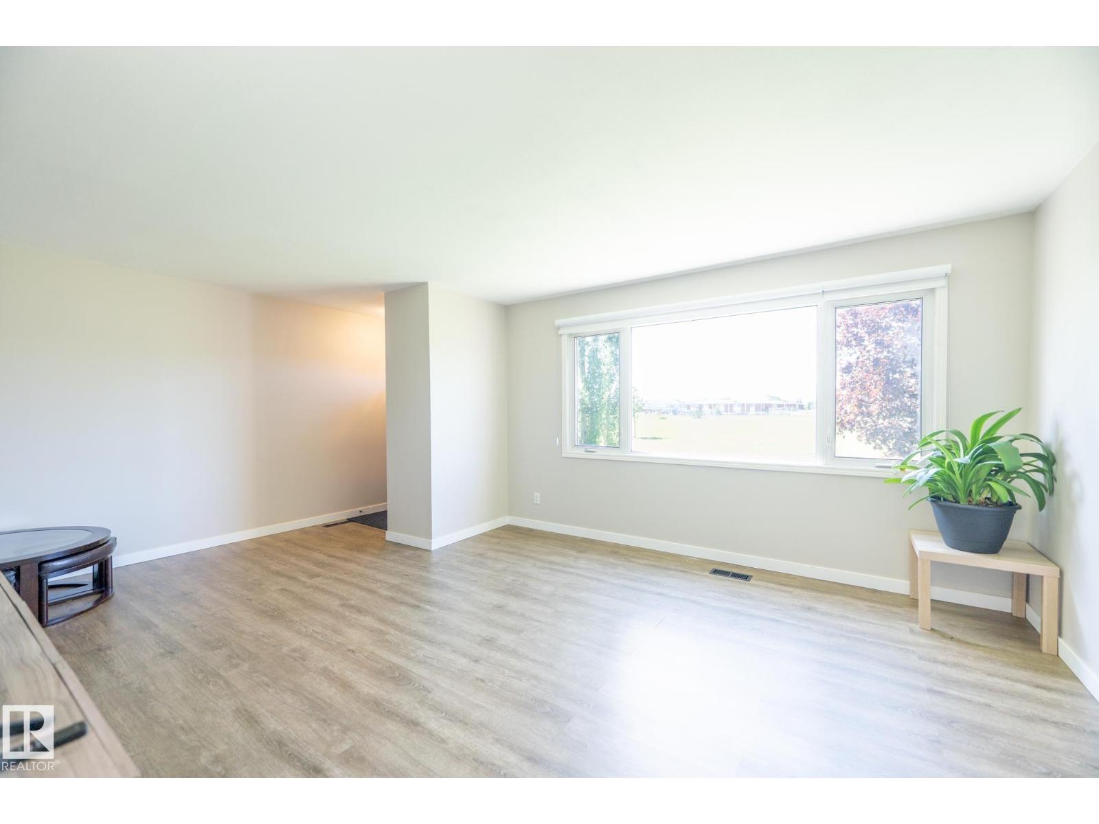 13309 85 ST NW