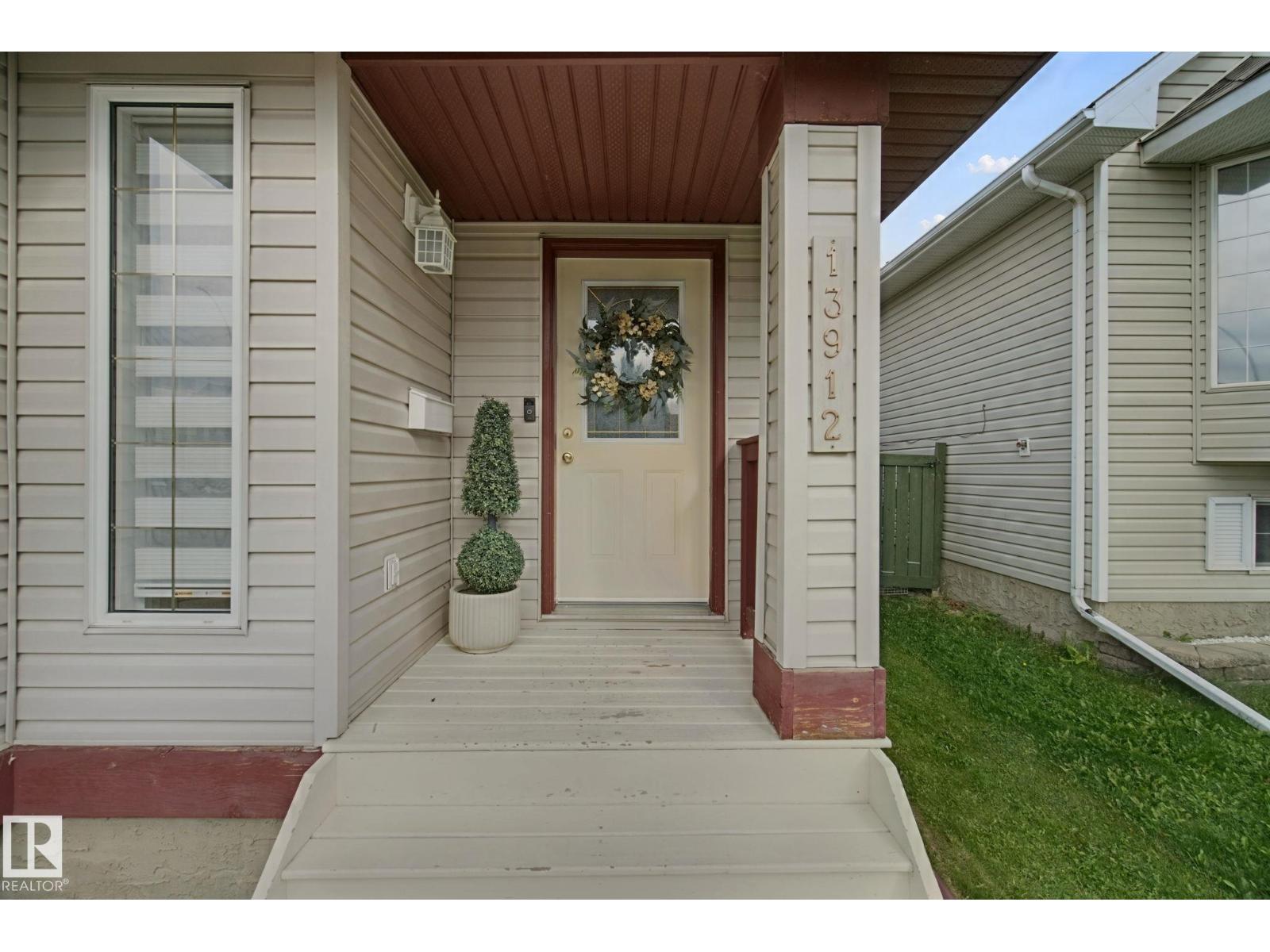 13912 156 AV NW