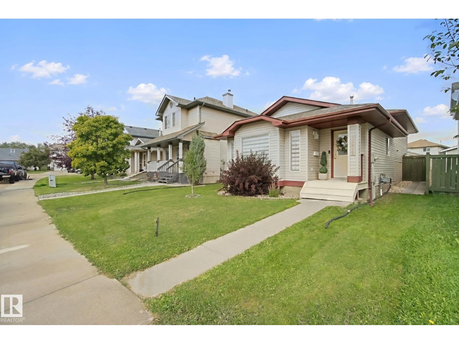 13912 156 AV NW