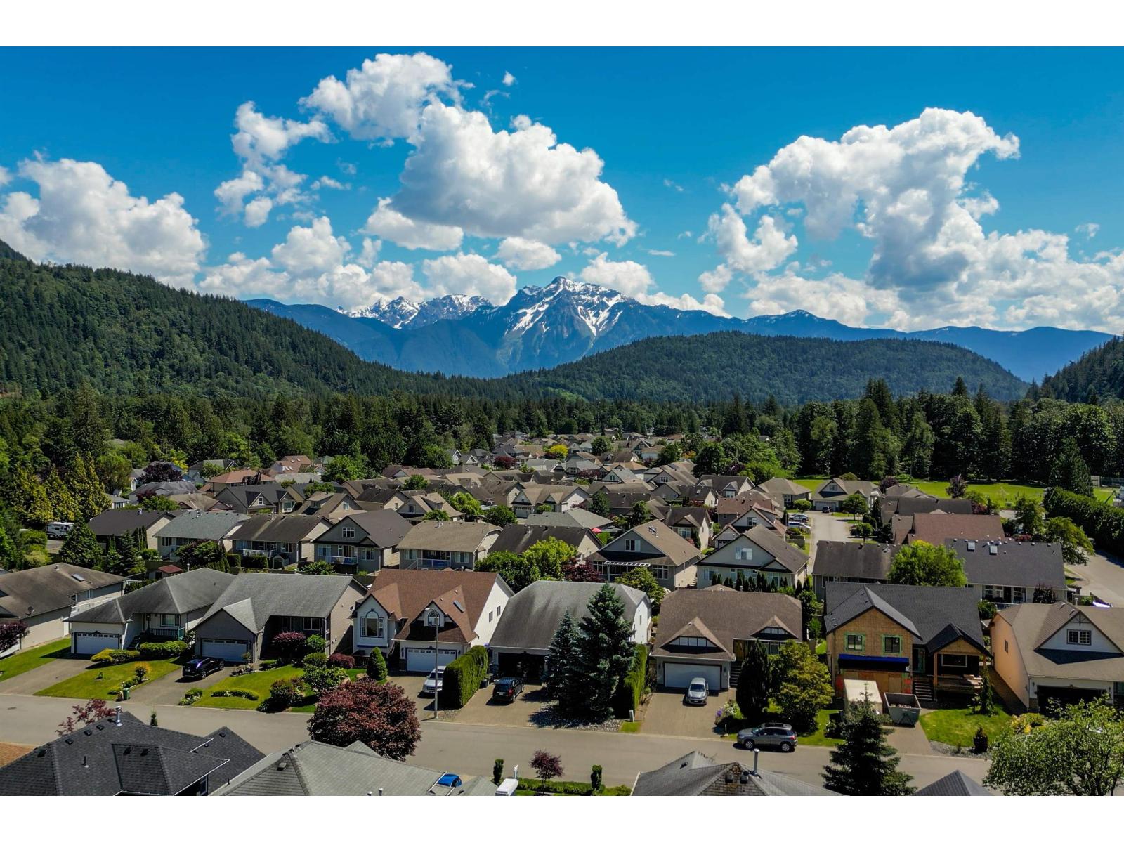 260 CEDAR AVENUE, Harrison Hot Springs