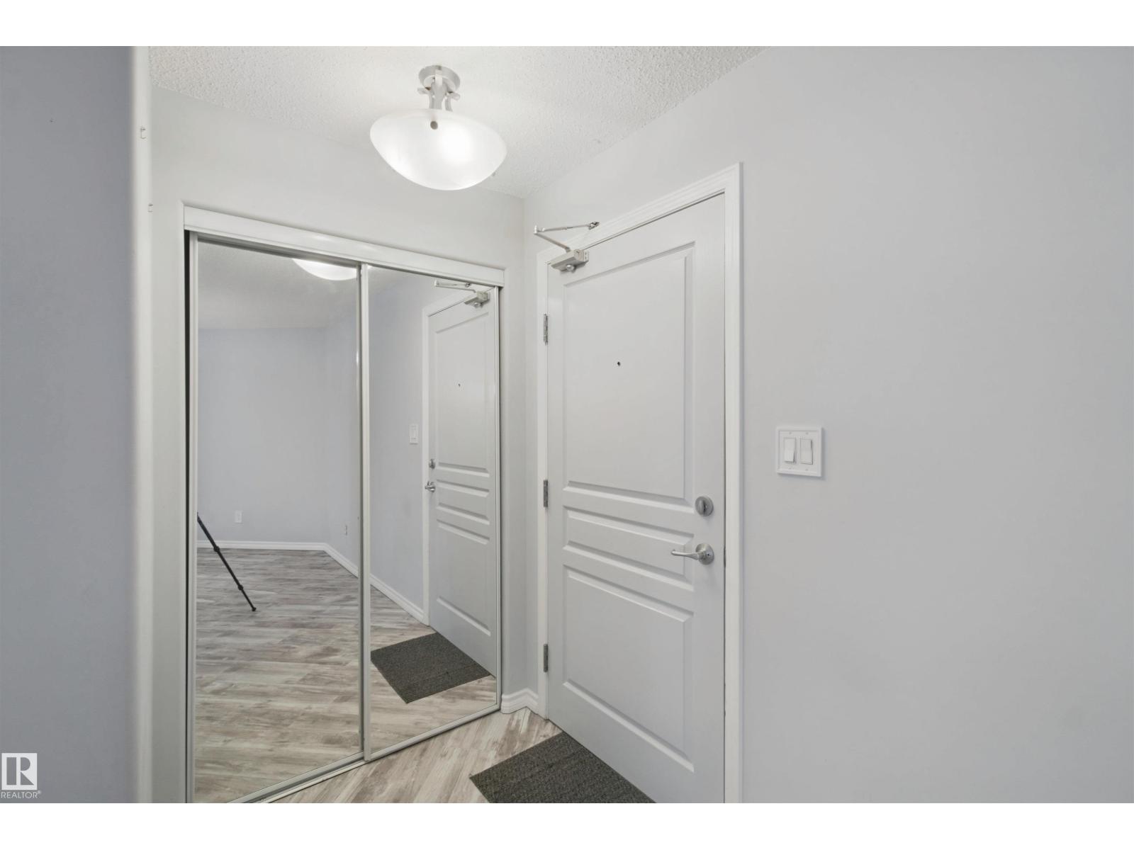 #208 16035 132 ST NW
