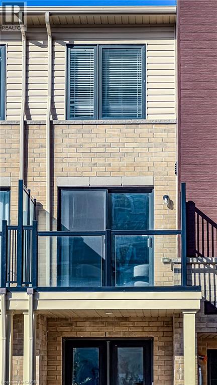 7 ROXANNE Drive