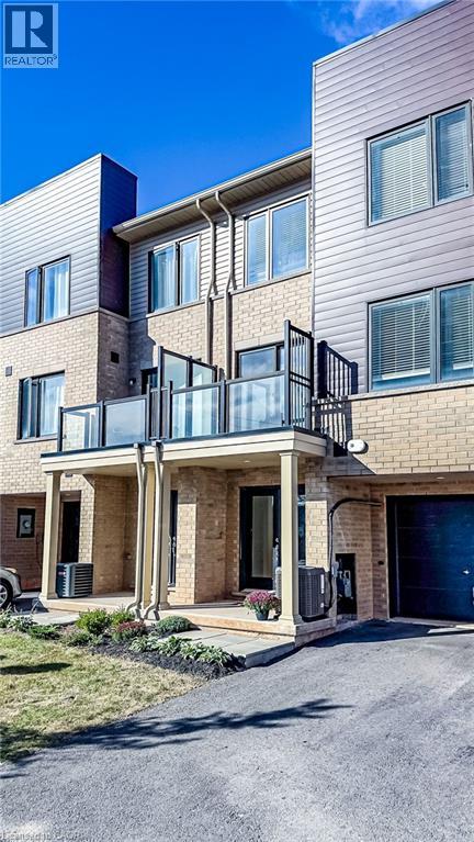 7 ROXANNE Drive