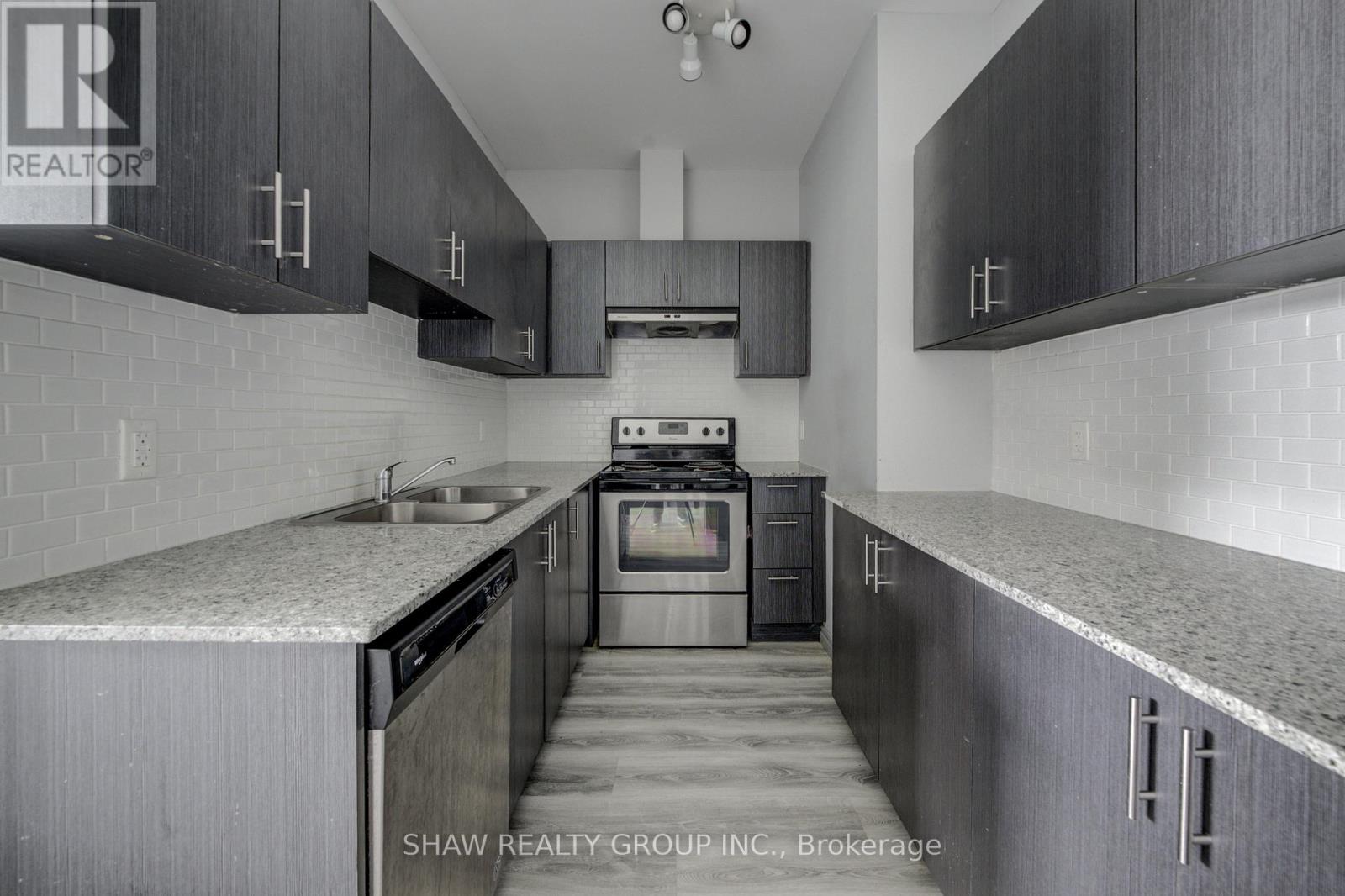 G105 - 275 LARCH STREET