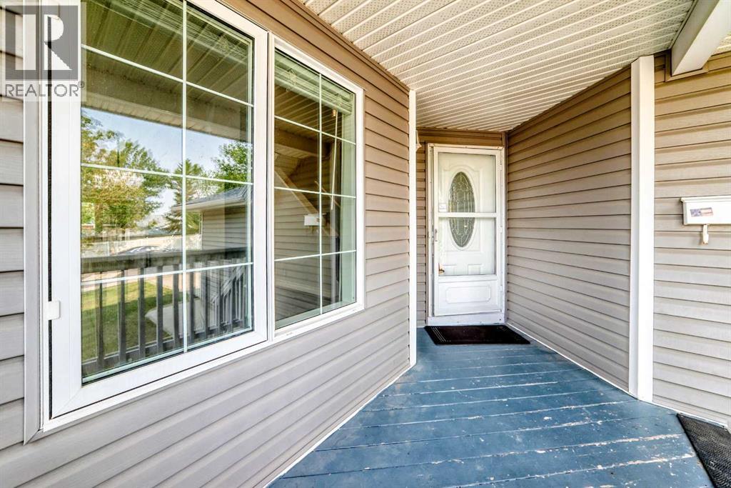147 Macewan Drive NW