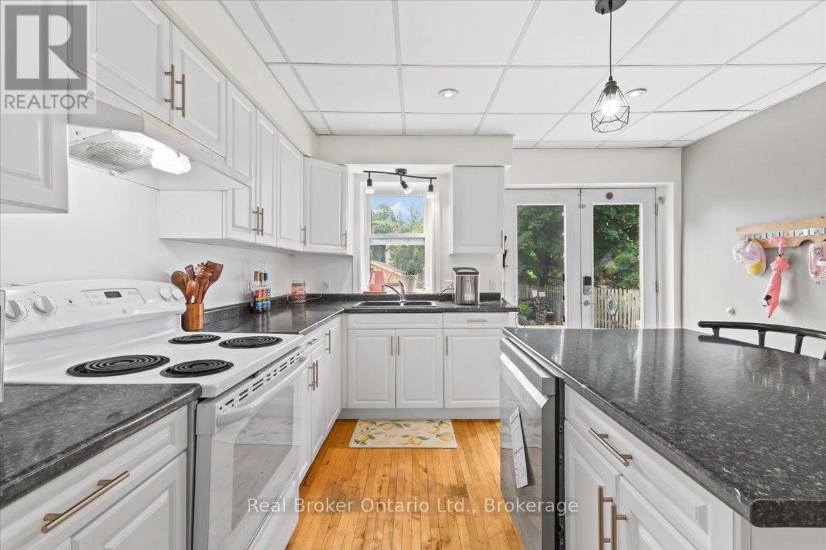 115 DURHAM STREET W