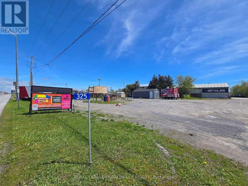 325 DUNDAS STREET E