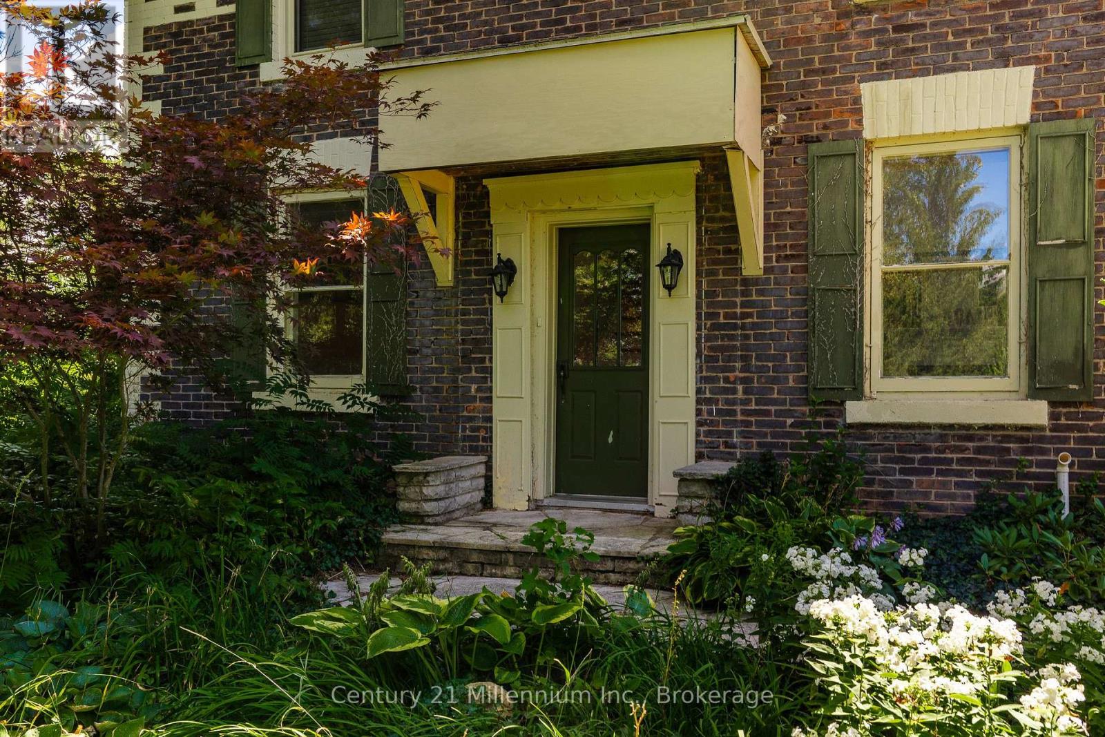 101774 GREY 5 ROAD