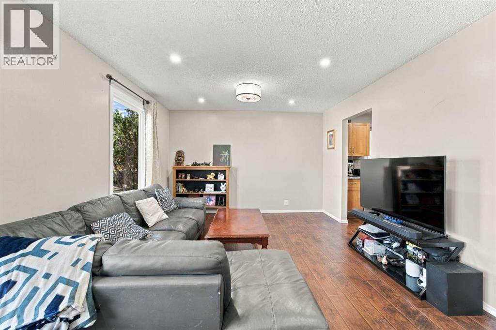 95 Rundleson Way NE