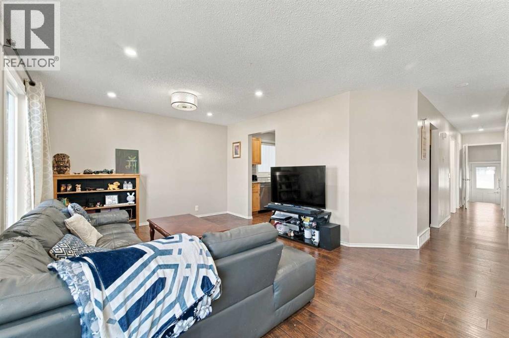 95 Rundleson Way NE