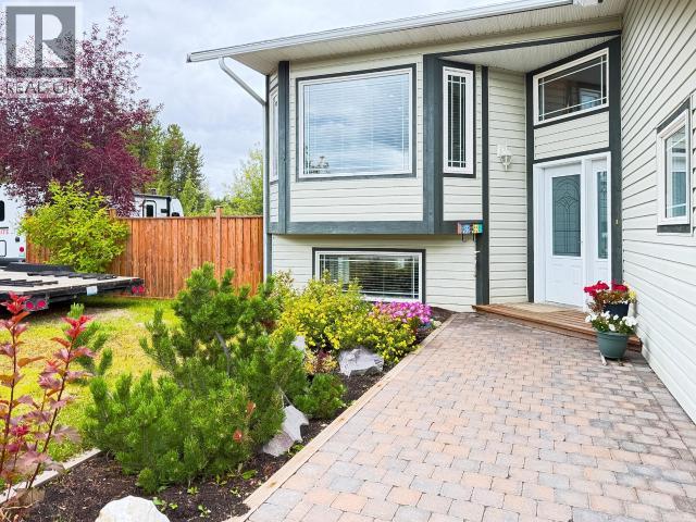 71 TOPAZ CRESCENT