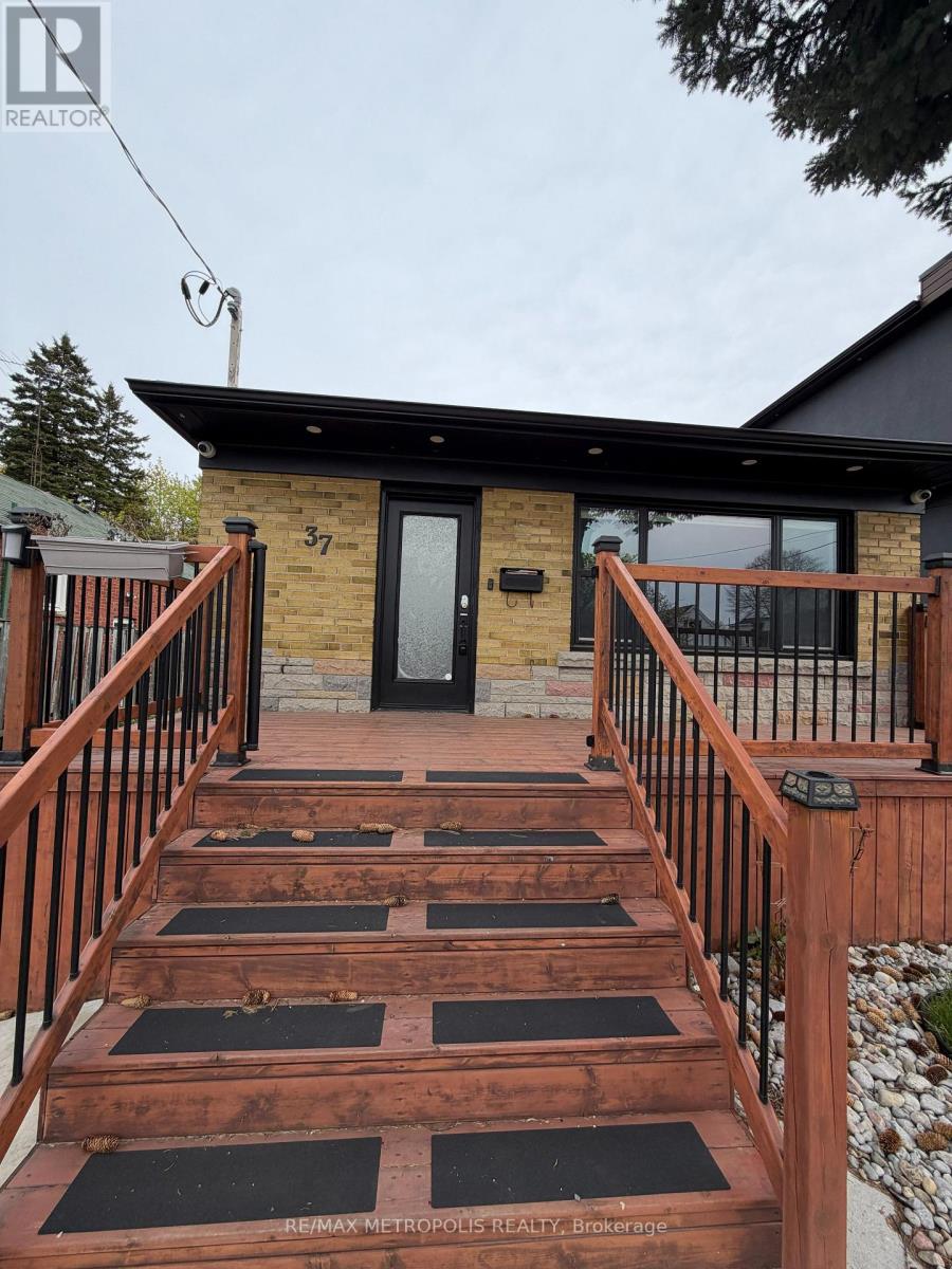 37 LYNVALLEY CRESCENT