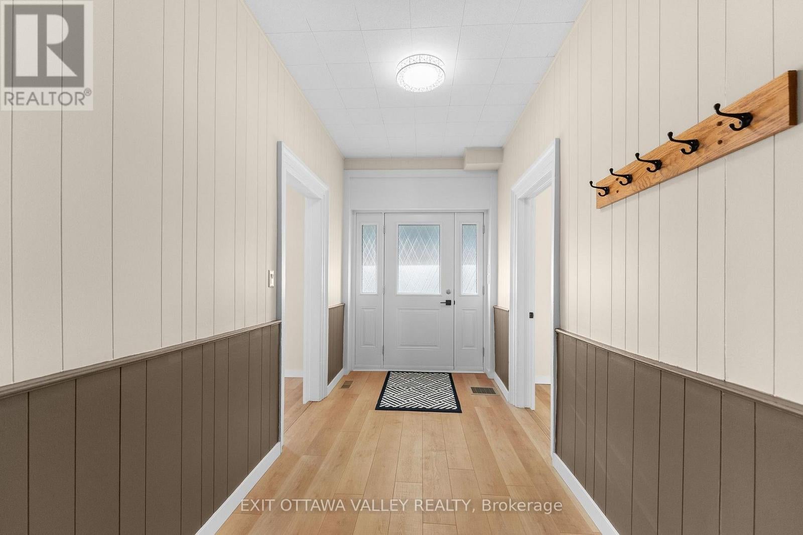 164 MAPLE AVENUE - Photo 3