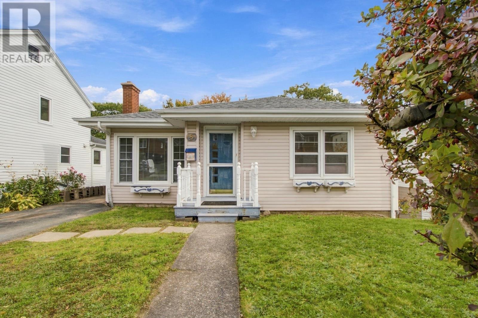 8 Rodney Road