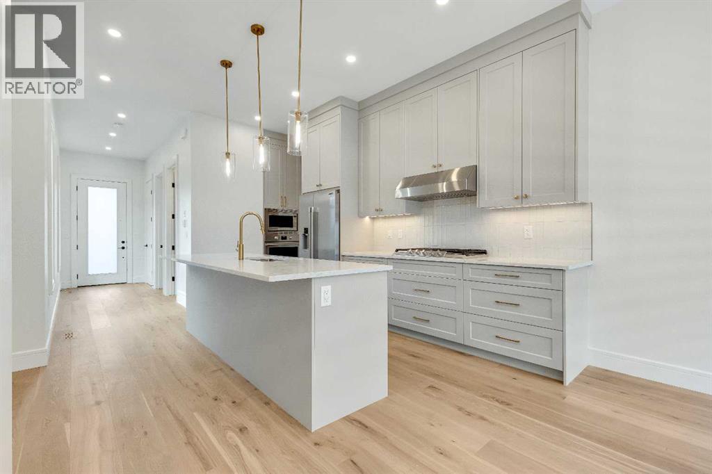 1906 5 Street NE